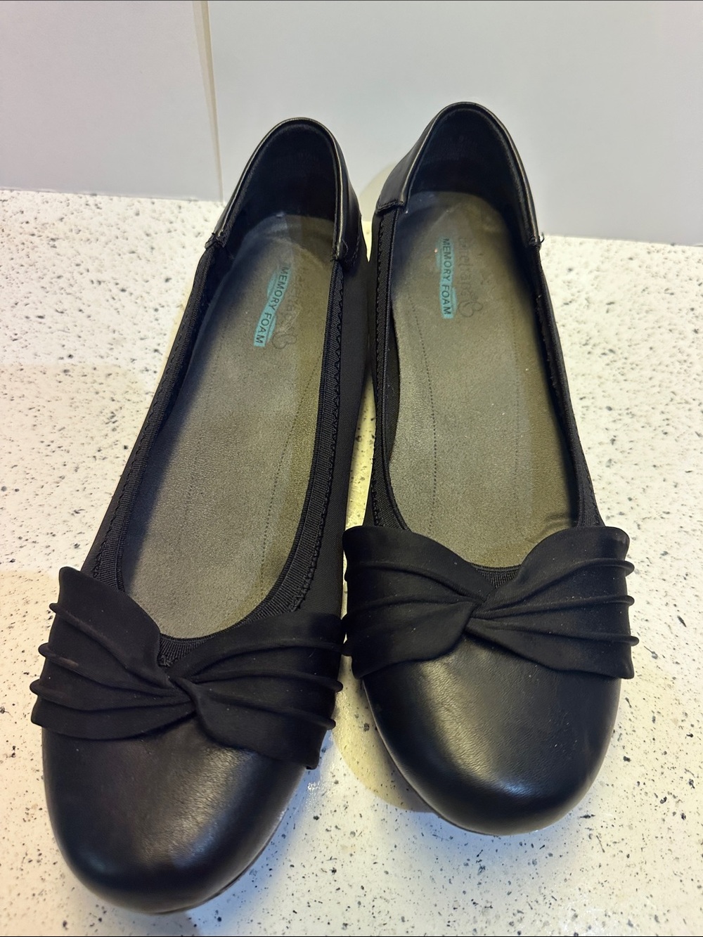 Women's Black Bow-Accent Comfort Flats